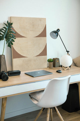 Elegant Balance I Brown Print